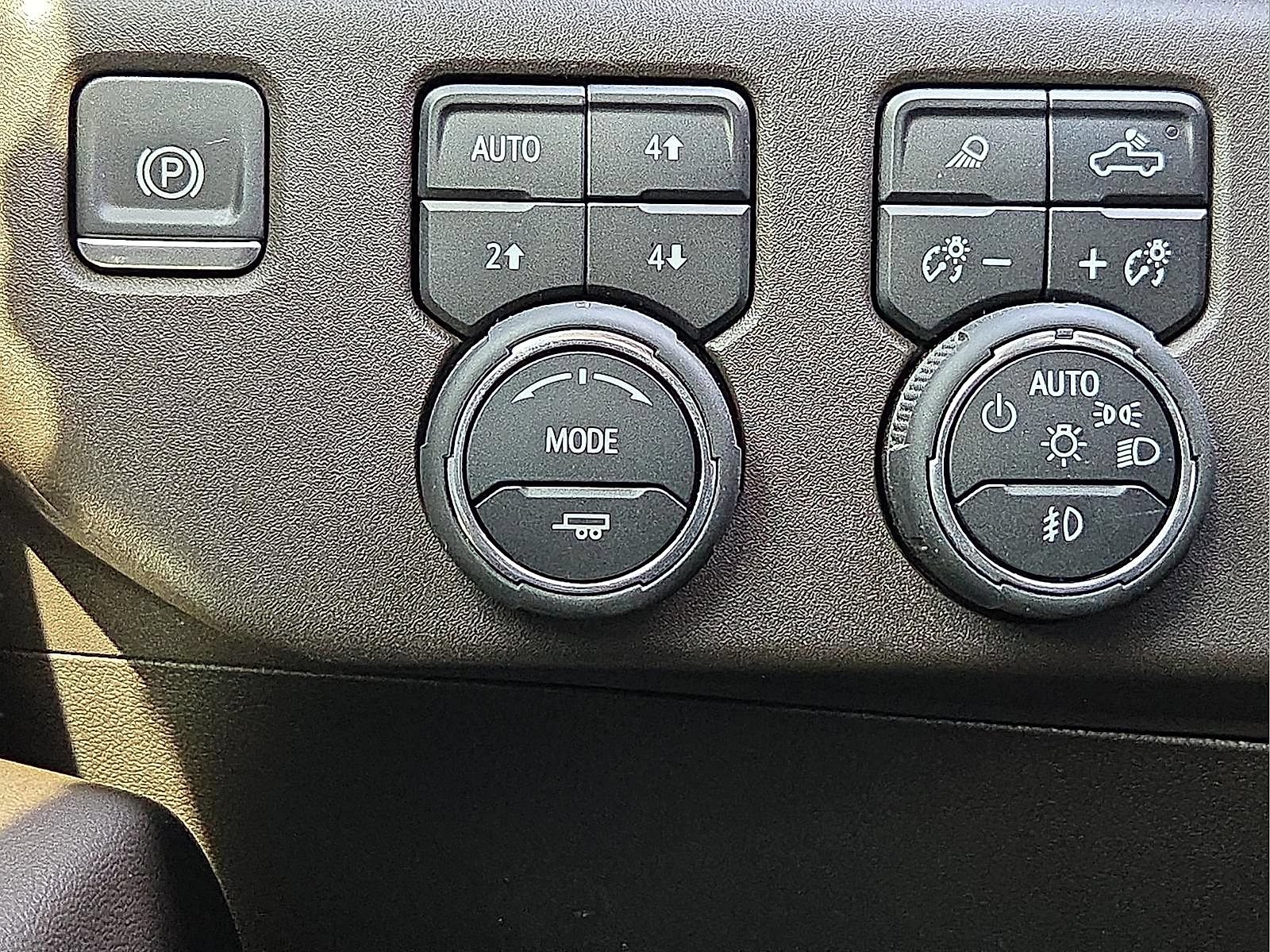Used 2024 Chevrolet Silverado 1500 LT Trail Boss w/ LT Trail Boss Premium Package AWD/4WD image 20