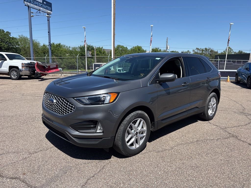 Certified 2023 Ford Edge SEL w/ Convenience Package AWD/4WD image 3