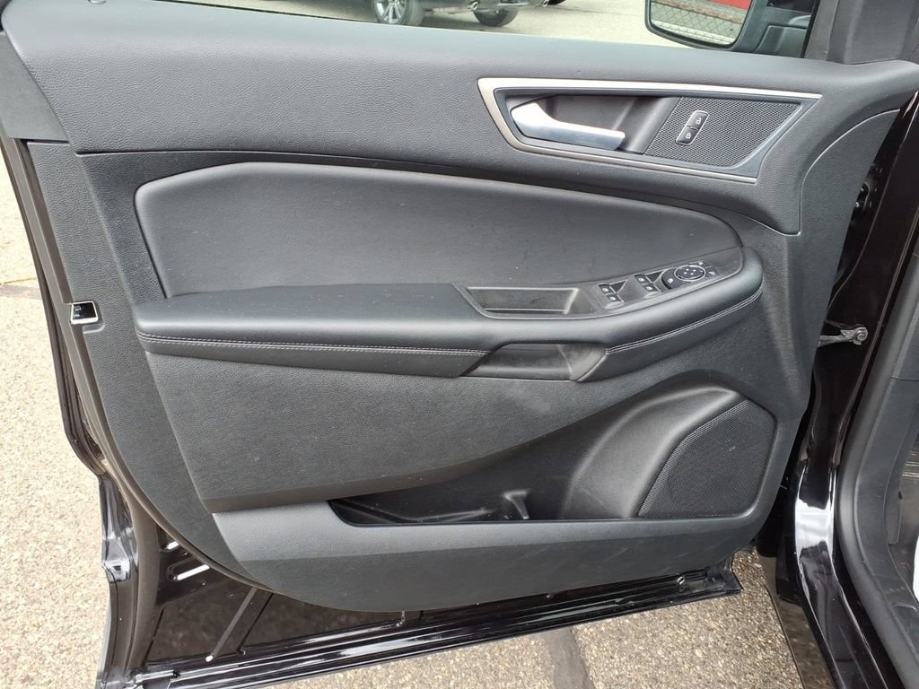 Certified 2024 Ford Edge SEL w/ Convenience Package AWD/4WD image 12