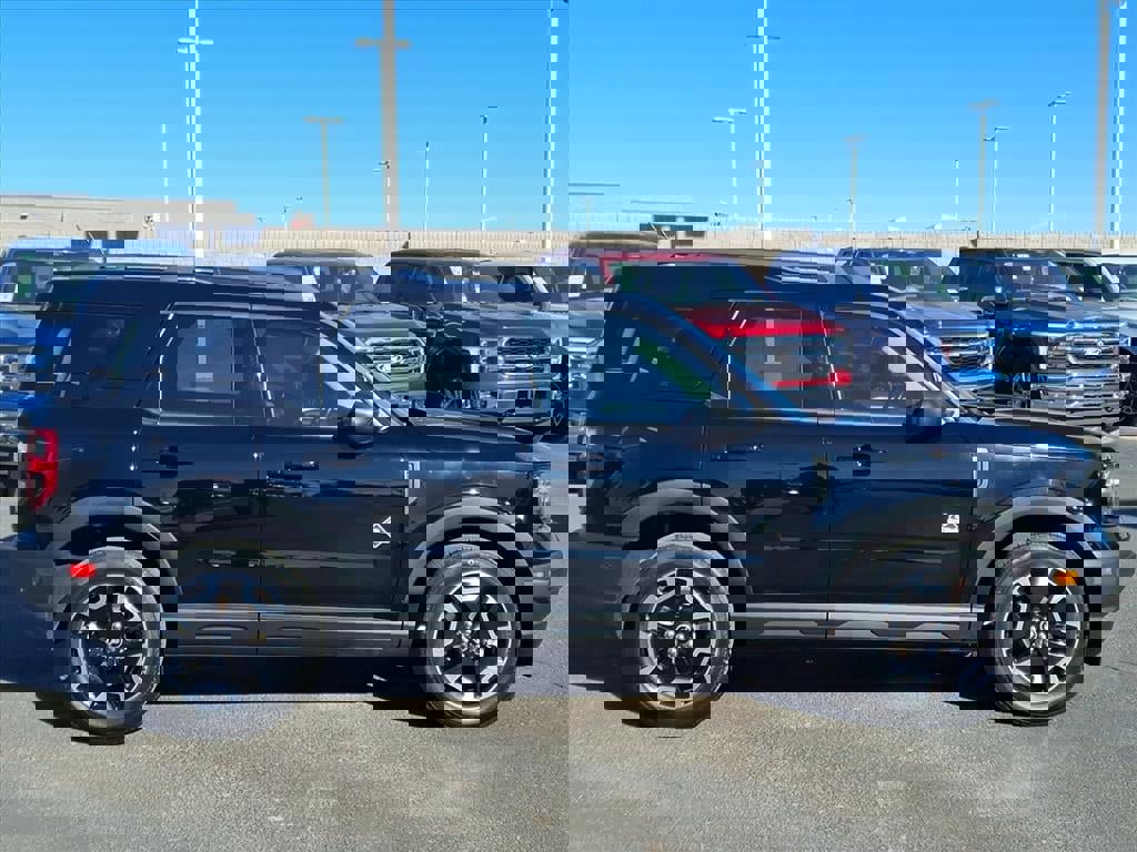 Certified 2023 Ford Bronco Sport Outer Banks w/ Tech Package image 3