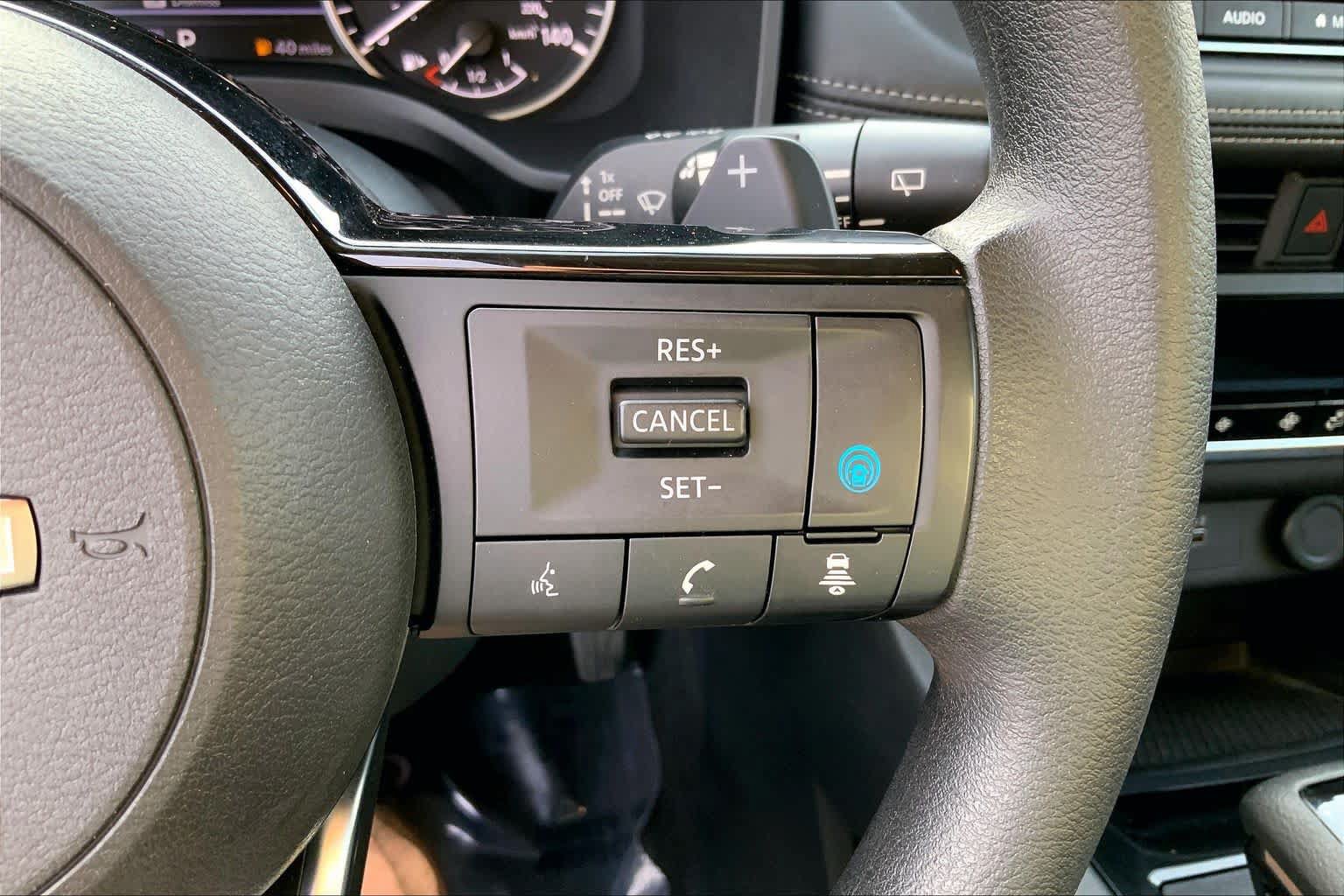 Used 2023 Nissan Rogue SV FWD image 23