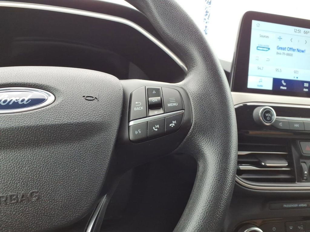 Certified 2022 Ford Escape SE image 17