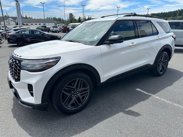 Certified 2025 Ford Explorer ST AWD/4WD image 6