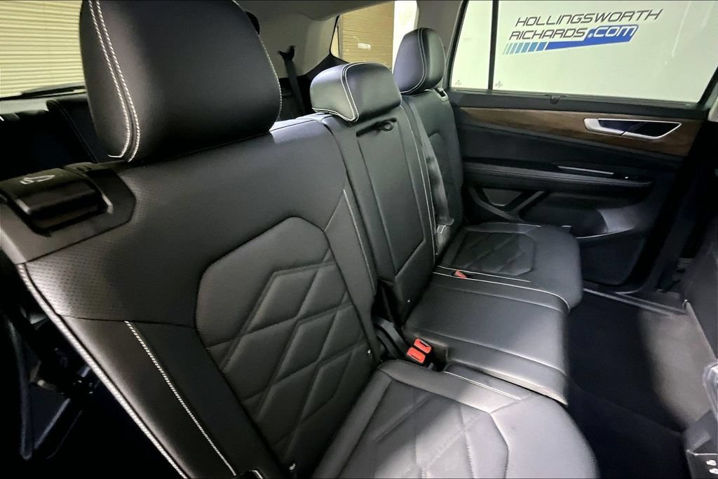 Used 2025 Volkswagen Atlas SE FWD image 22