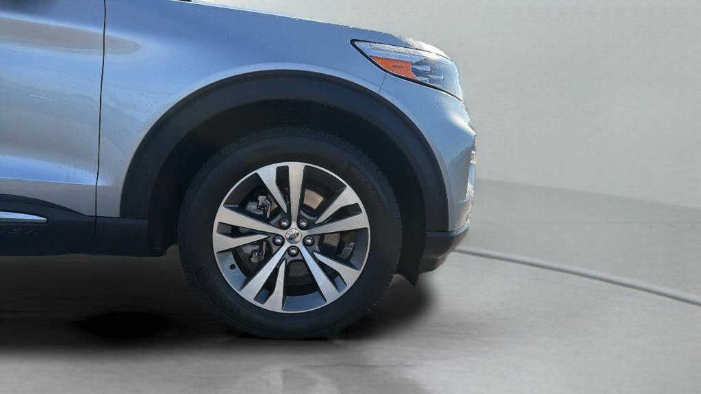 Certified 2020 Ford Explorer Platinum w/ Premium Technology Package image 34