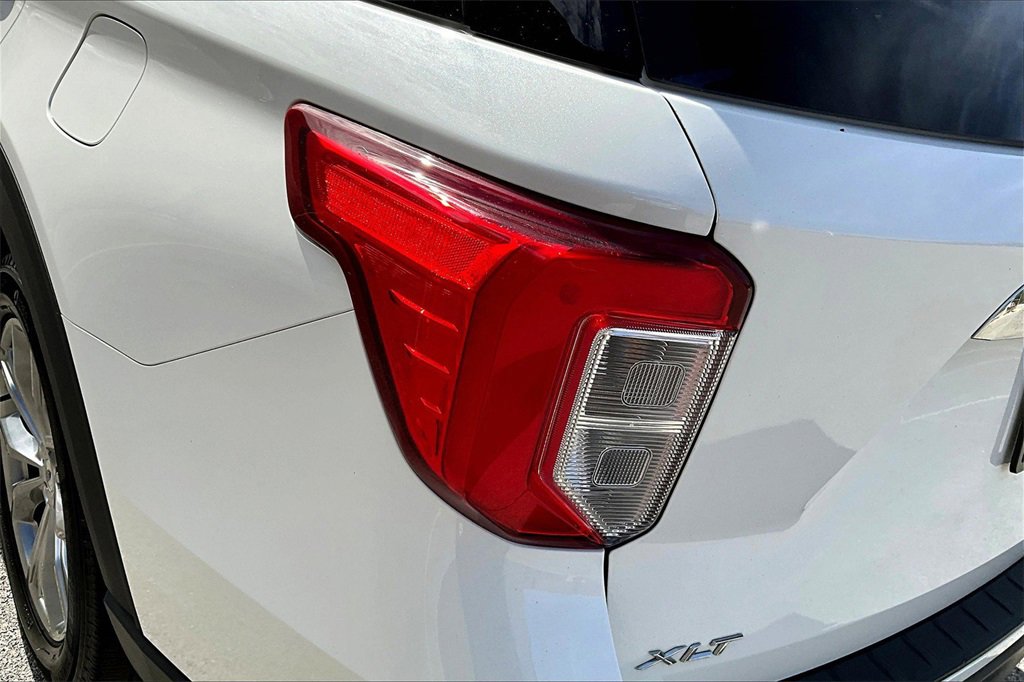 Certified 2022 Ford Explorer XLT w/ Equipment Group 202A image 30