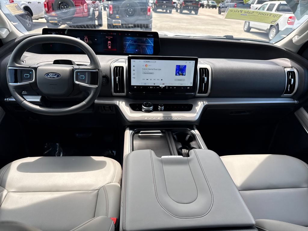 Certified 2025 Ford Expedition Active RWD image 6