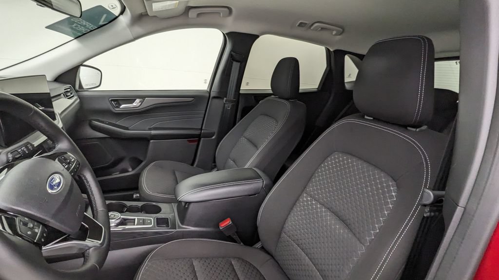Certified 2023 Ford Escape Active w/ Tech Pack #2 FWD image 2