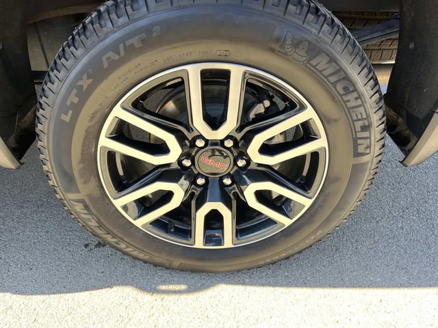 Used 2024 GMC Sierra 1500 AT4 w/ AT4 Preferred Package AWD/4WD image 11