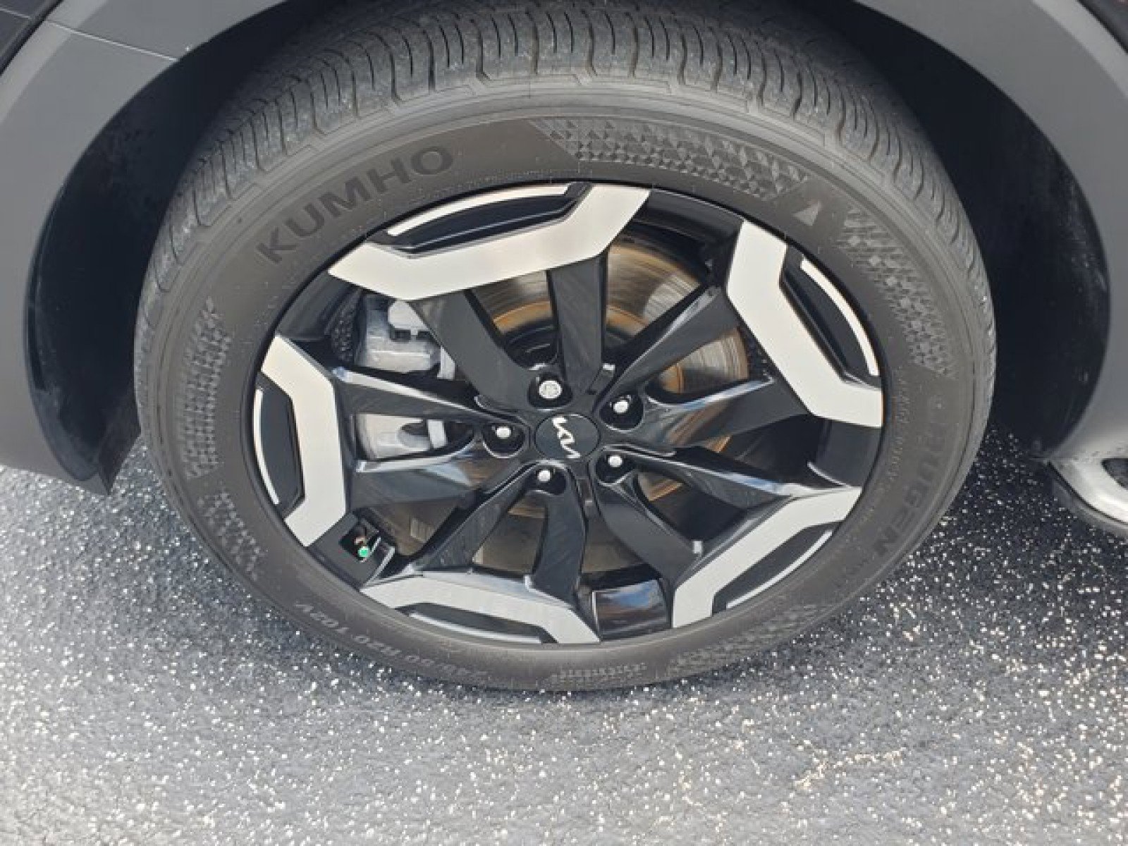 Used 2023 Kia Telluride S AWD/4WD image 4