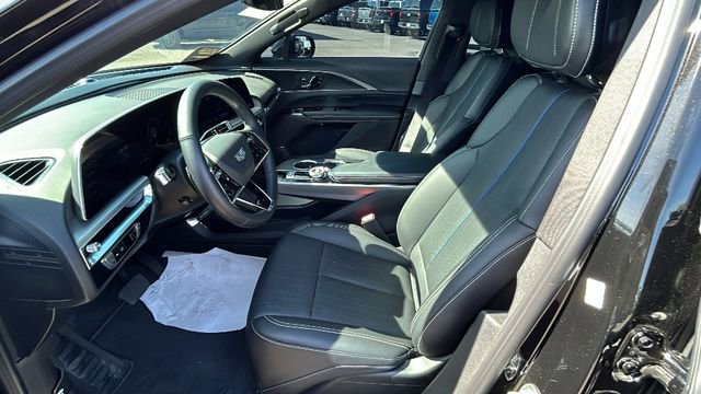 Used 2025 Cadillac Lyriq Luxury image 17