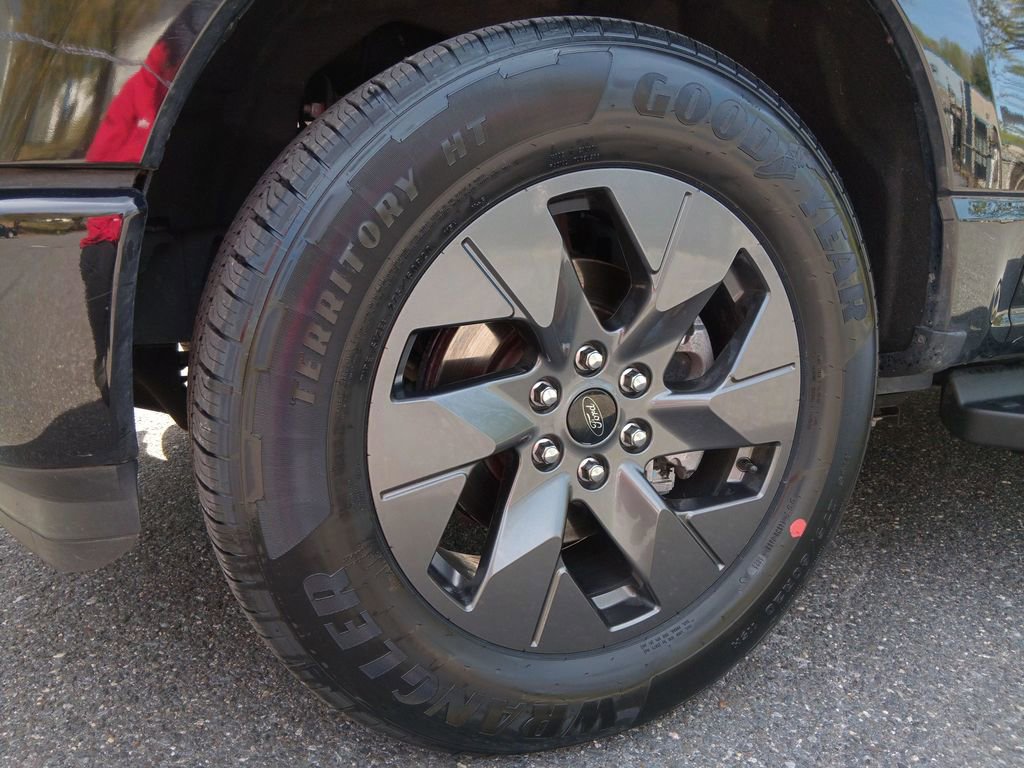 Certified 2023 Ford F150 Lightning Lariat image 12