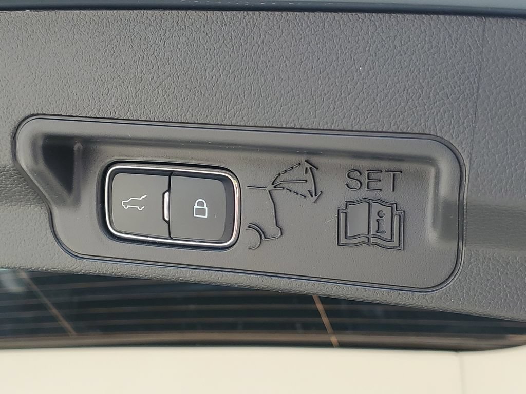 Certified 2025 Ford Explorer Active AWD/4WD image 11