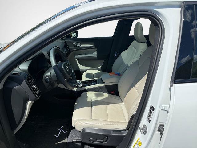 Used 2023 Volvo XC40 B5 Plus w/ Climate Package AWD/4WD image 12