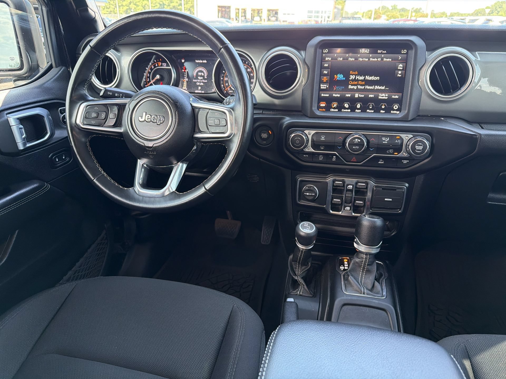 Used 2022 Jeep Wrangler Unlimited Sahara AWD/4WD image 3