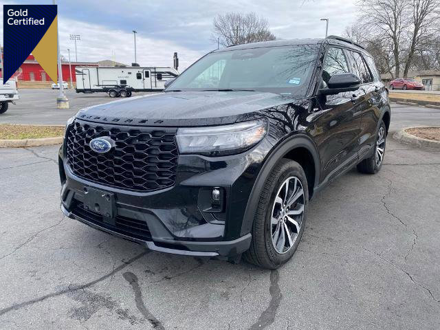 Certified 2025 Ford Explorer ST-Line image 1