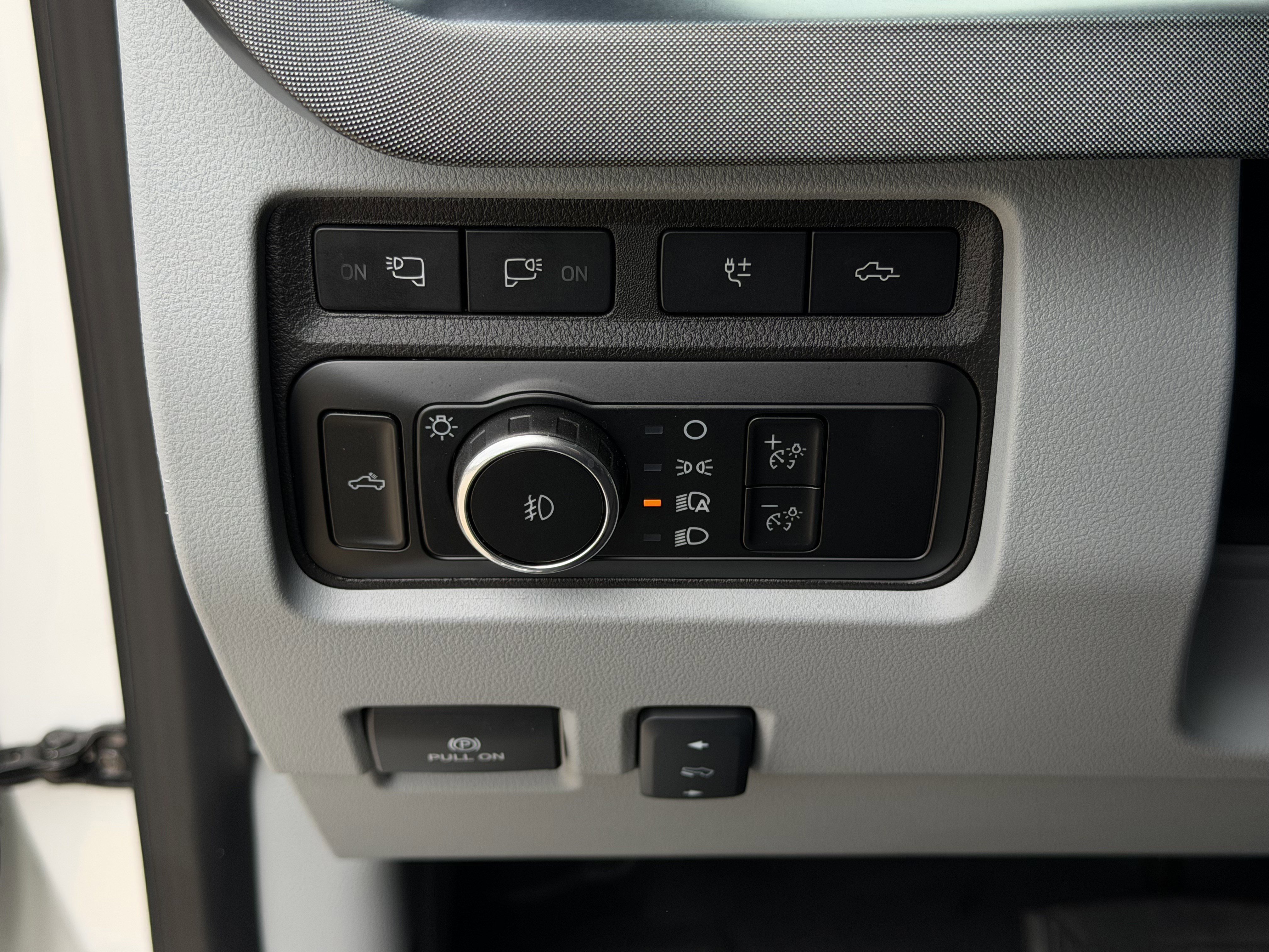 Certified 2024 Ford F250 Limited w/ FX4 Off-Road Package image 36