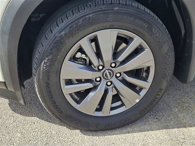 Used 2024 Nissan Pathfinder SV FWD image 9