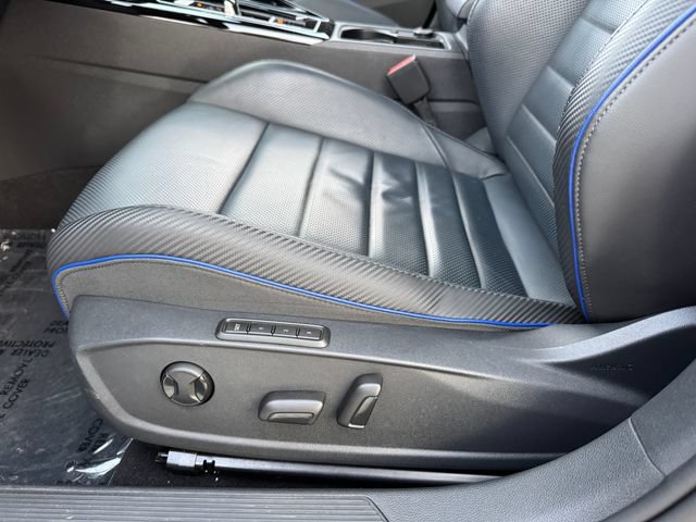 Used 2024 Volkswagen Golf R AWD/4WD image 15