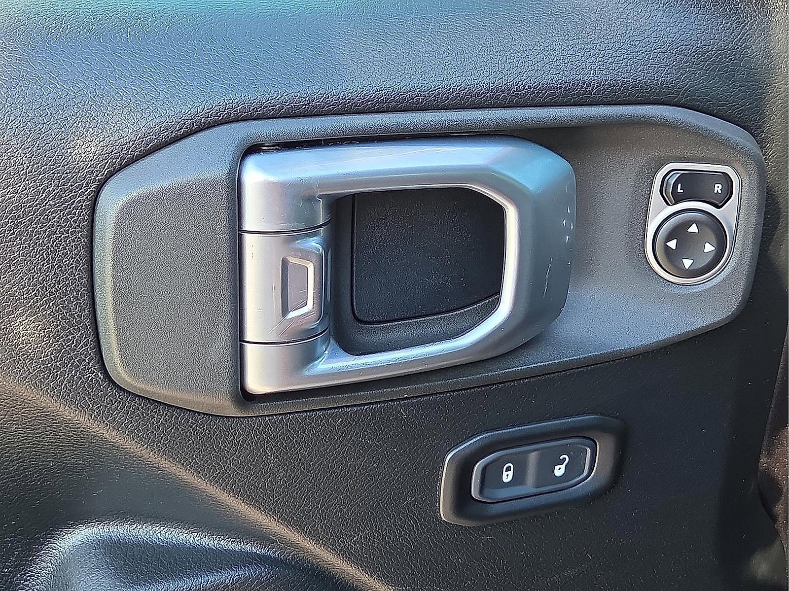 Used 2020 Jeep Wrangler Unlimited Rubicon w/ Quick Order Package 28Y Recon image 13