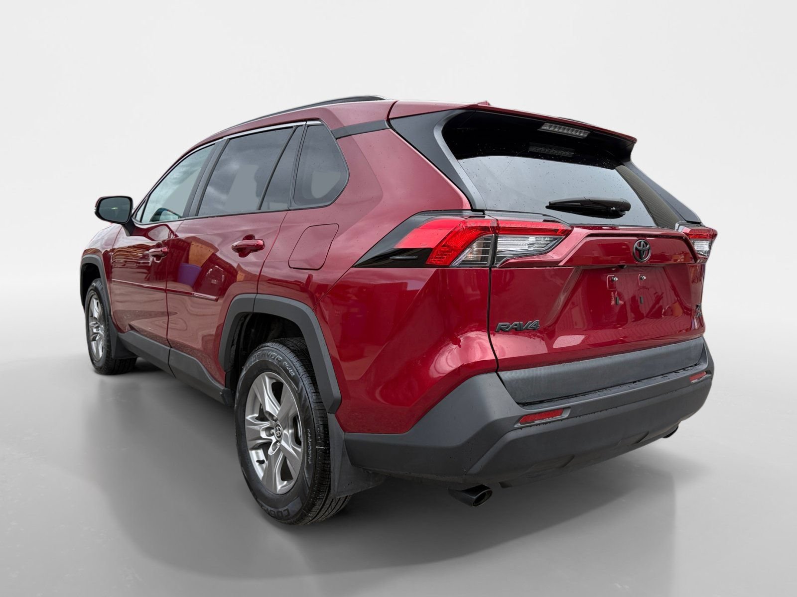 Used 2023 Toyota RAV4 XLE w/ Convenience Package AWD/4WD image 4