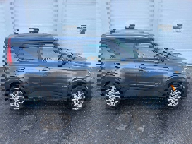 Used 2020 Kia Soul LX image 6