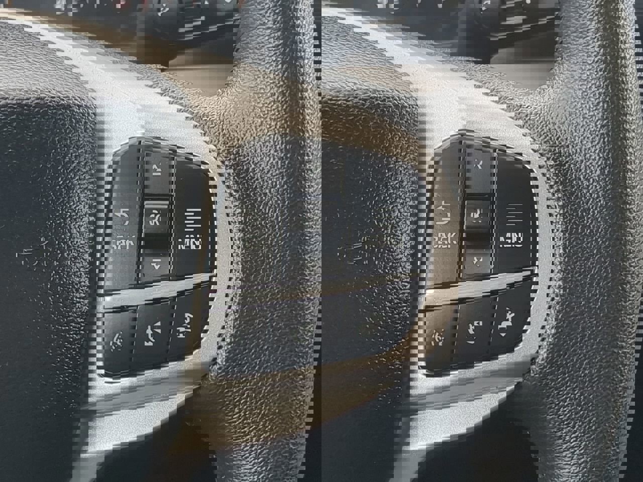 Certified 2024 Ford Explorer XLT image 25