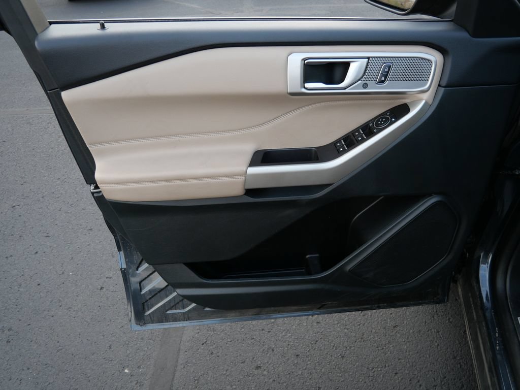 Certified 2023 Ford Explorer Limited AWD/4WD image 13