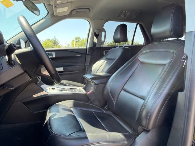 Certified 2023 Ford Explorer XLT w/ Equipment Group 202A AWD/4WD image 25