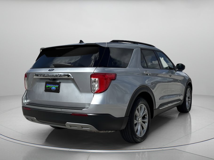 Certified 2023 Ford Explorer XLT w/ Equipment Group 202A image 3