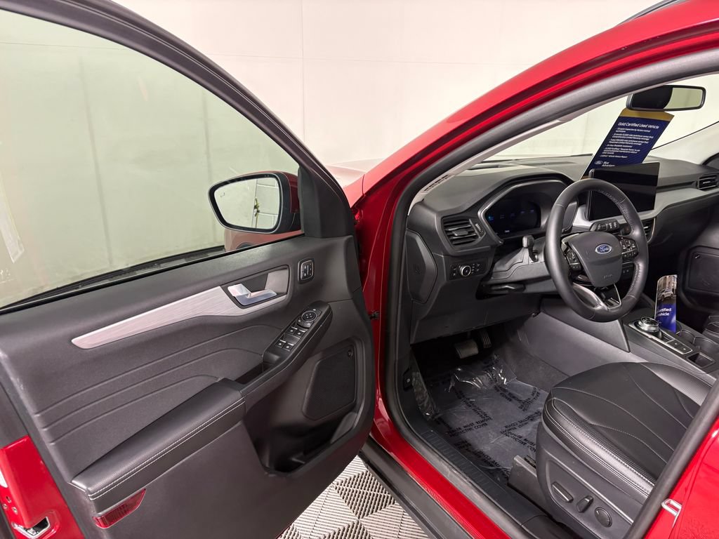 Certified 2026 Ford Escape Platinum w/ Premium Technology Package AWD/4WD image 12
