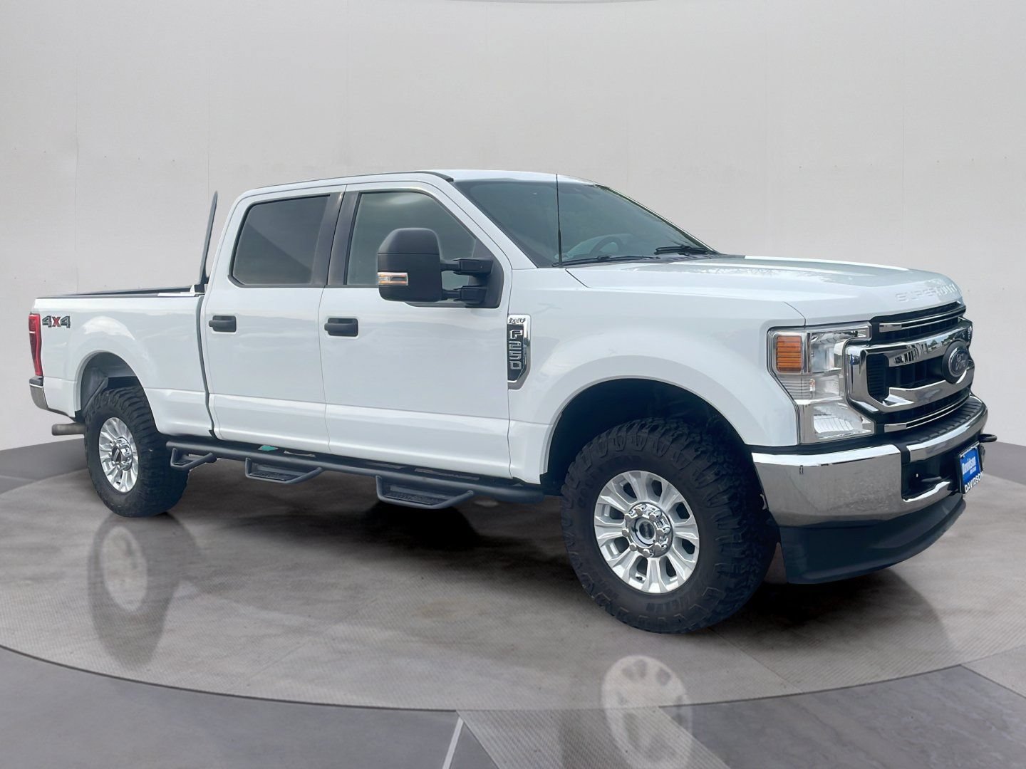 Certified 2022 Ford F250 XLT AWD/4WD image 3