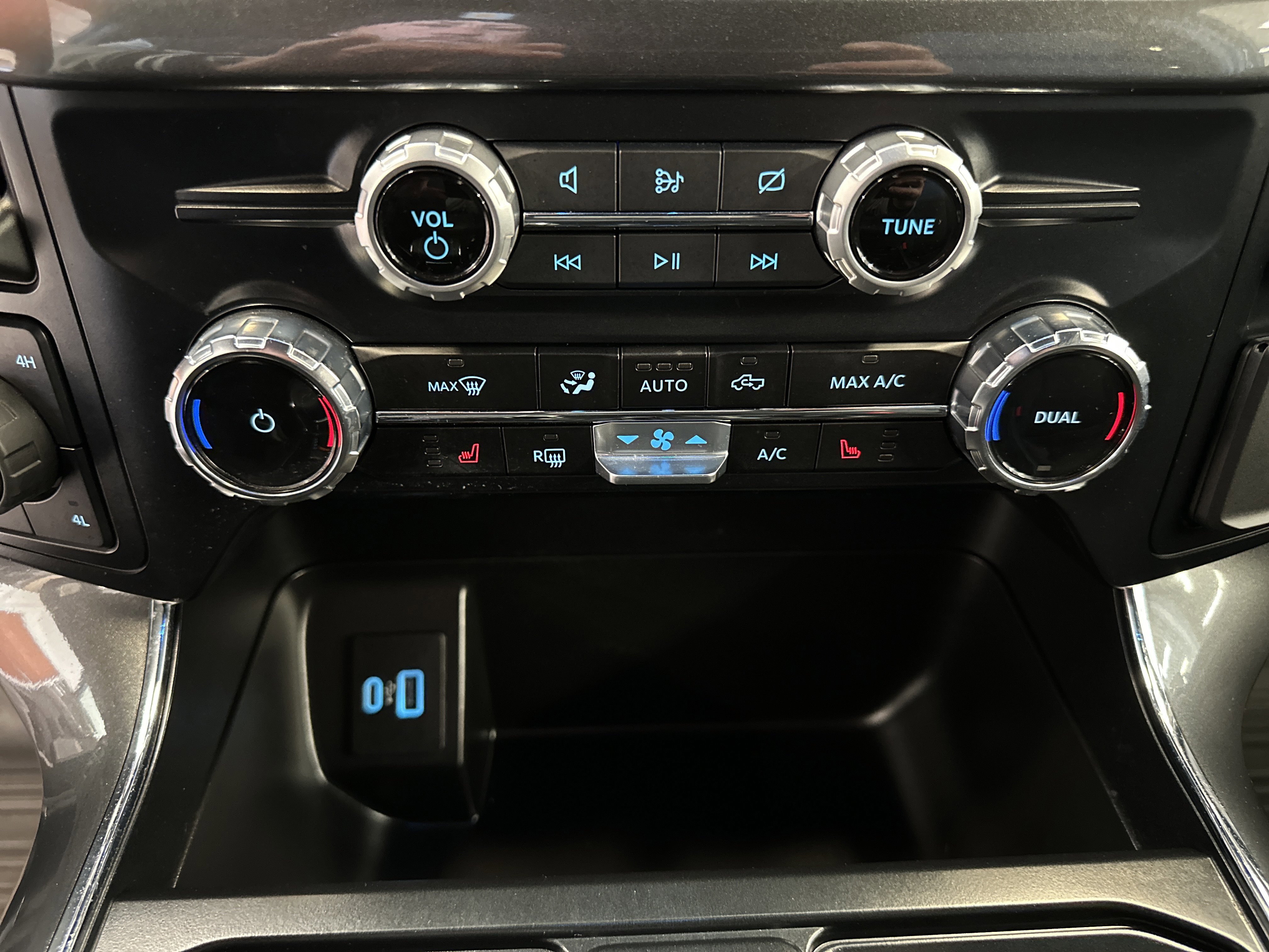 Certified 2023 Ford F150 XLT w/ Equipment Group 302A High image 34