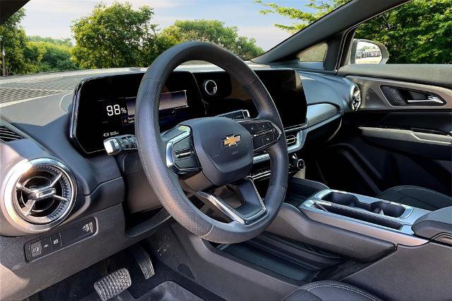 Used 2025 Chevrolet Equinox EV LT image 14