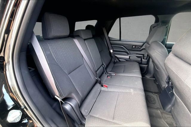 Used 2025 Toyota 4Runner SR5 AWD/4WD image 26