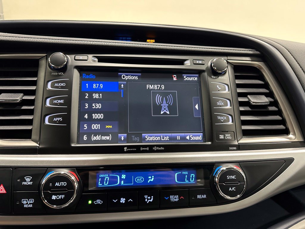 Used 2019 Toyota Highlander XLE AWD/4WD image 15