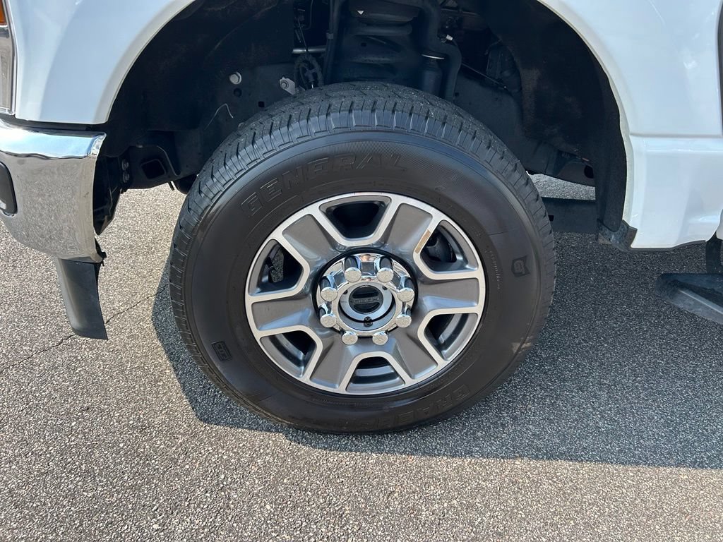 Certified 2025 Ford F250 XLT AWD/4WD image 12