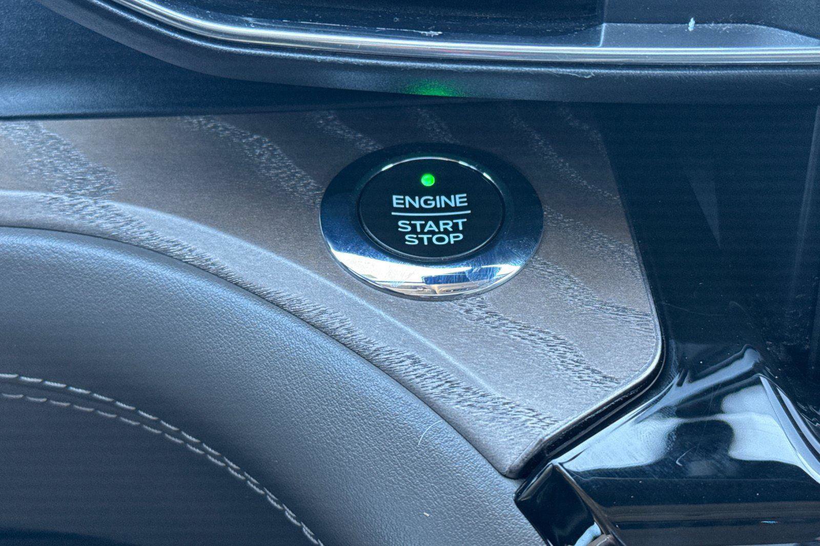 Certified 2021 Ford Explorer Platinum w/ Equipment Group 601A image 25