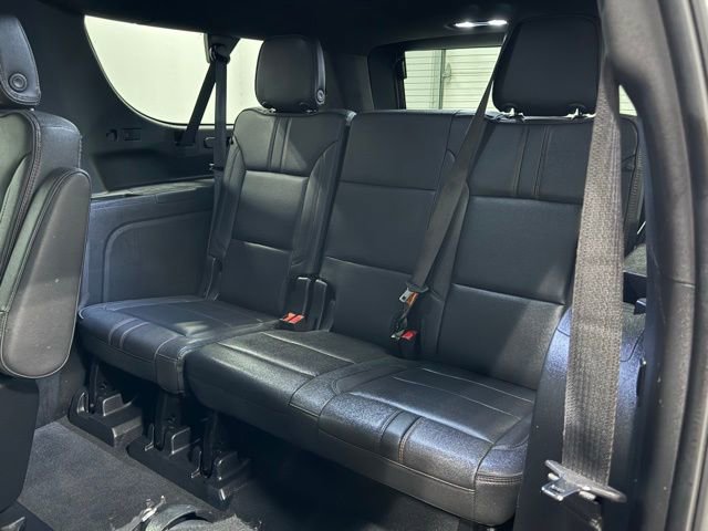 Used 2022 Chevrolet Suburban RST w/ Luxury Package image 34