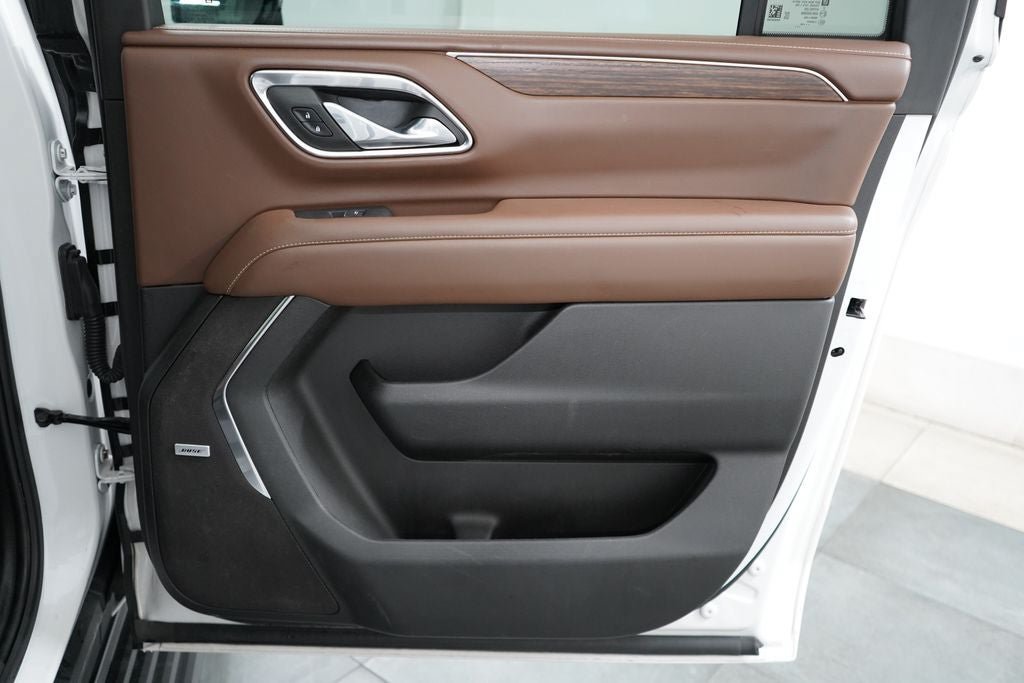Used 2024 Chevrolet Suburban High Country AWD/4WD image 25