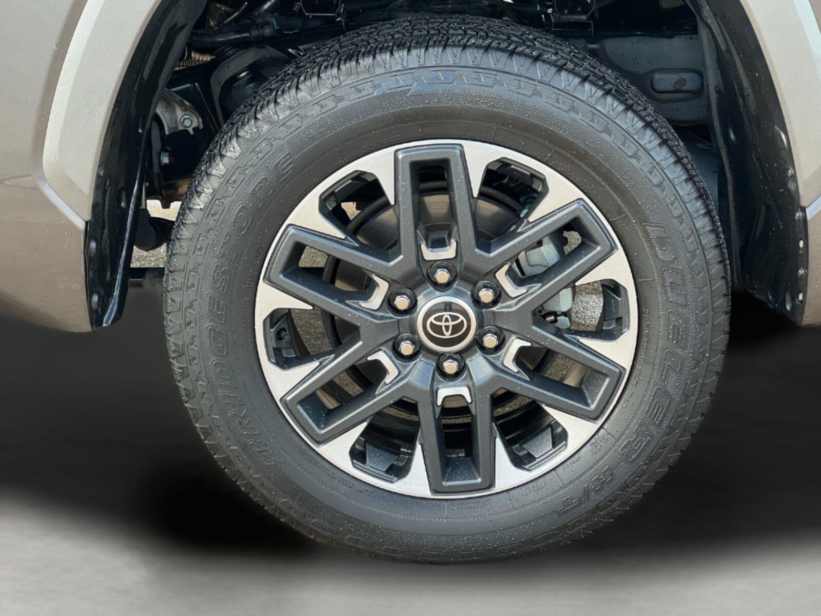 Used 2023 Toyota Tundra Limited w/ Power Package RWD image 9