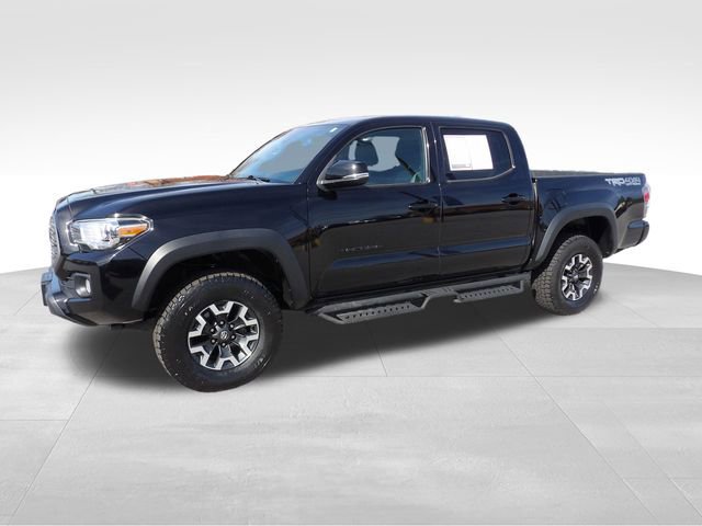 Used 2023 Toyota Tacoma TRD Off-Road w/ Technology Package AWD/4WD image 2