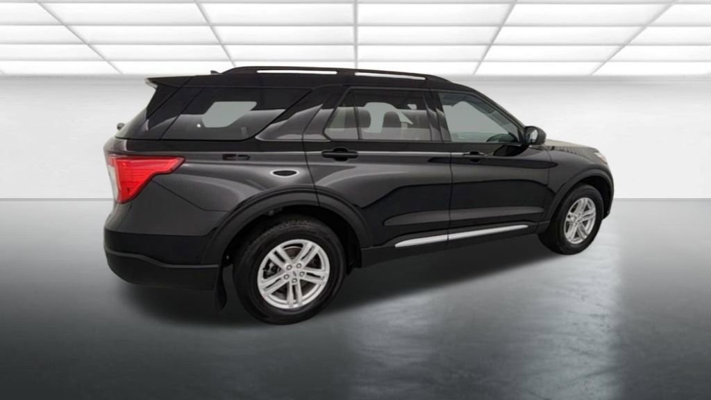 Certified 2023 Ford Explorer XLT AWD/4WD image 9