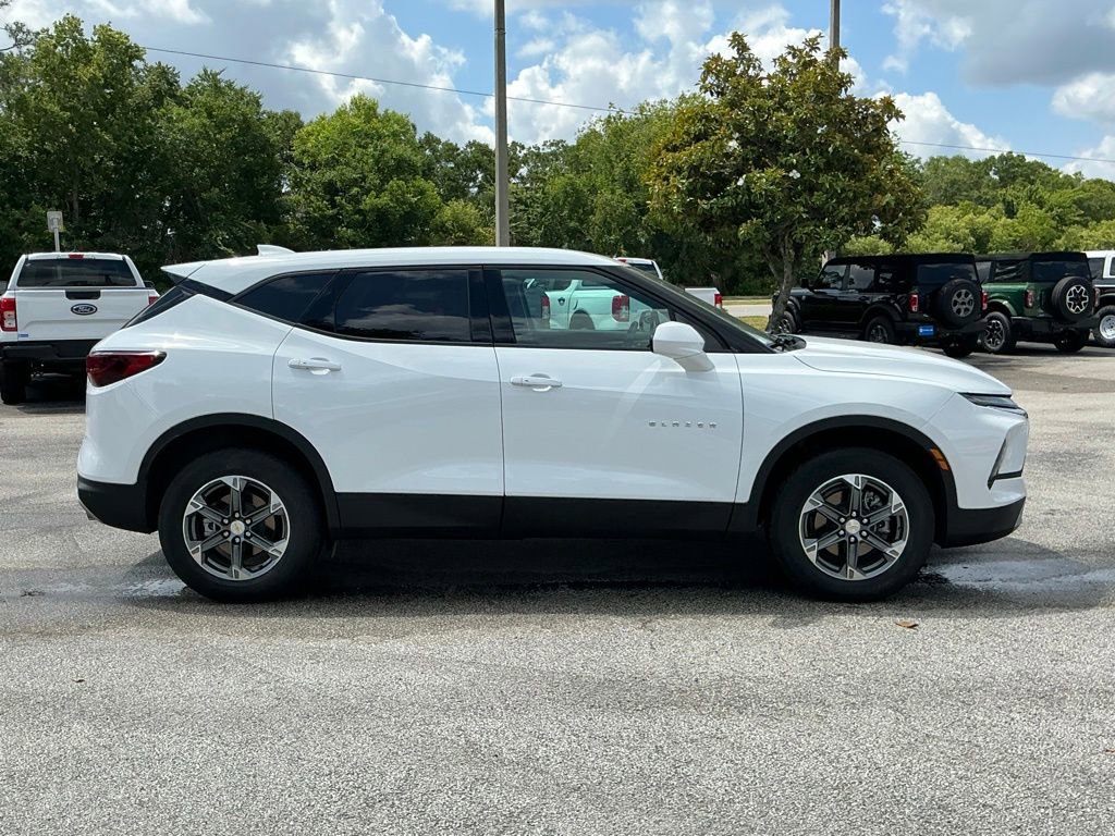 Used 2025 Chevrolet Blazer LT FWD image 8