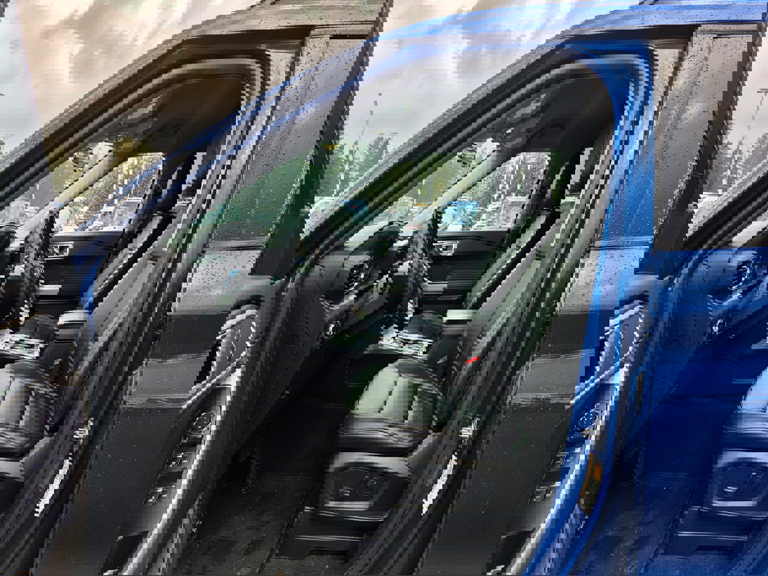 Certified 2022 Ford Explorer XLT w/ Equipment Group 202A image 21