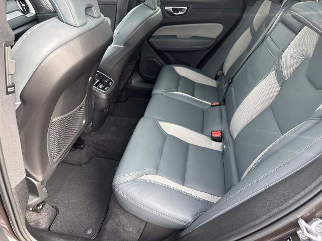 Used 2022 Volvo XC60 B5 R-Design w/ Advanced Package image 14