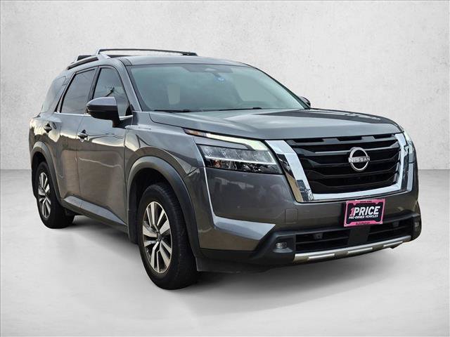 Used 2022 Nissan Pathfinder SL FWD image 3
