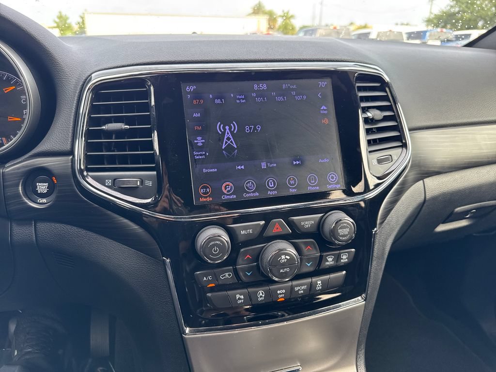 Used 2020 Jeep Grand Cherokee Altitude RWD image 18