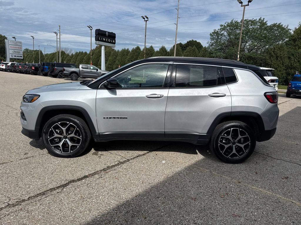 Used 2025 Jeep Compass Limited AWD/4WD image 6