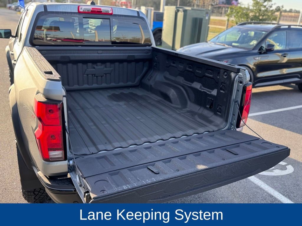 Used 2025 Chevrolet Colorado ZR2 w/ Technology Package image 7